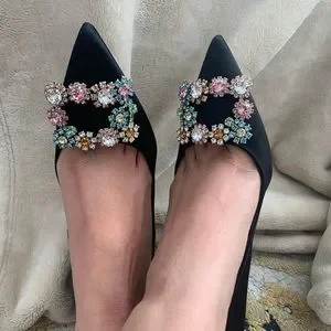 ROGER VIVIER ブラックスニーカー クリスタル装飾 Roger Vivier | Shoes | Roger Vivier Flower Strass Black